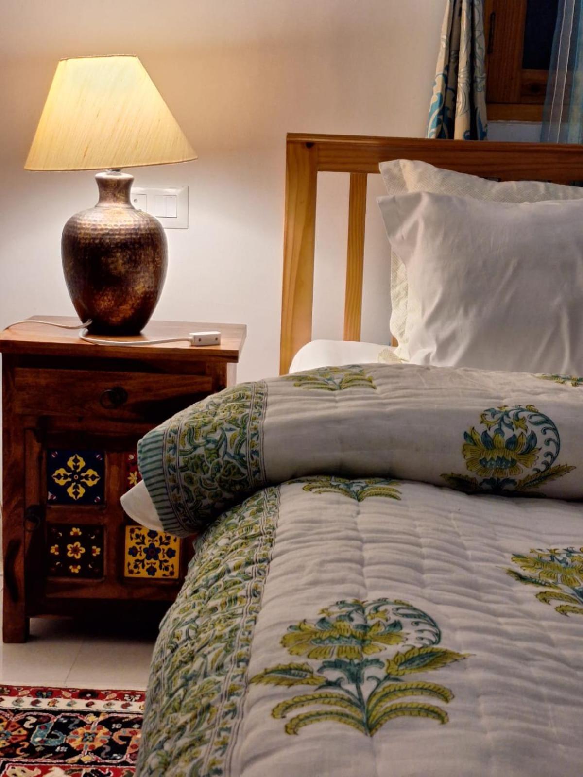 La Maison - A Boutique Bed And Breakfast Bīr Екстериор снимка