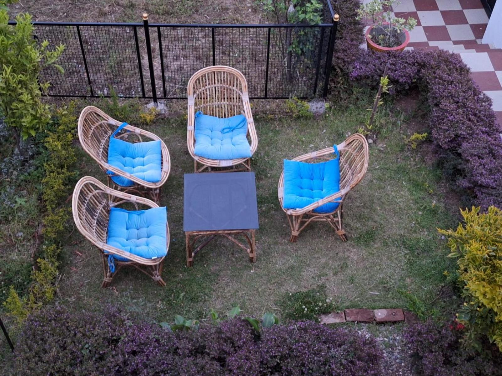 La Maison - A Boutique Bed And Breakfast Bīr Екстериор снимка